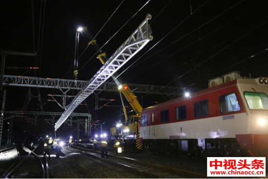 京哈线设备大修工程段甲岭站关键施工节点顺利完成